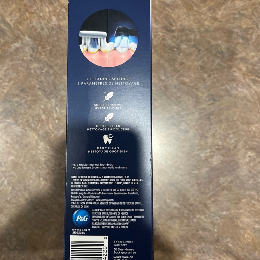 Oral-B iO Series 2 Black Electric Toothbrush - Picture 3 of 4